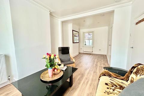 4 bedroom house to rent, Goldsmith Road, London, E17