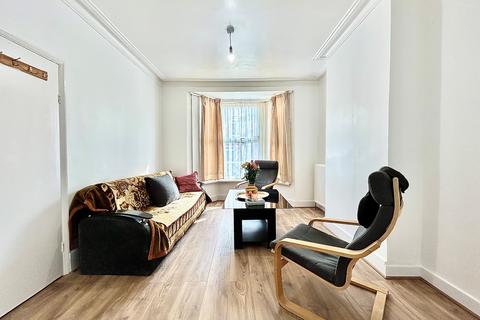 4 bedroom house to rent, Goldsmith Road, London, E17