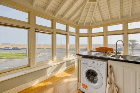 1 bedroom flat for sale, Marine Crescent, Folkestone, Kent, CT20