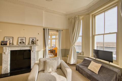 1 bedroom flat for sale, Marine Crescent, Folkestone, Kent, CT20