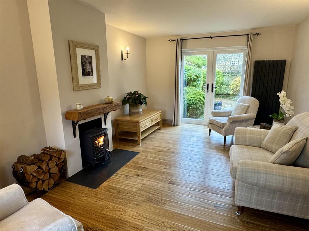Sitting room 2.jpg