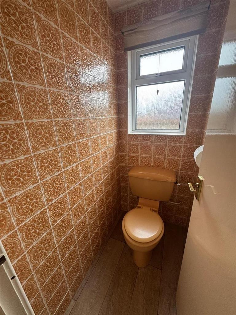 Toilet.jpg