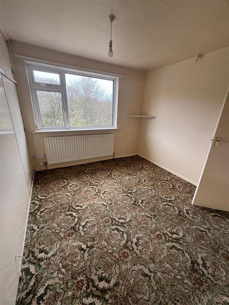 Second bedroom..jpg