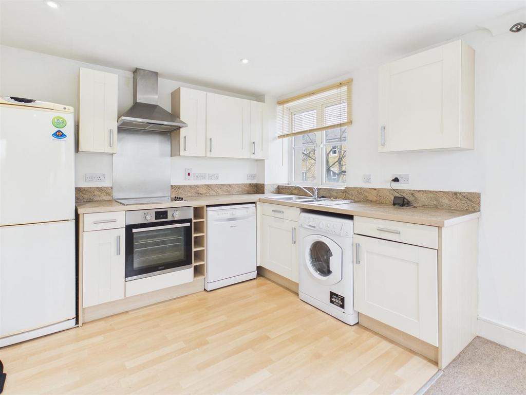 Kitchen Area: