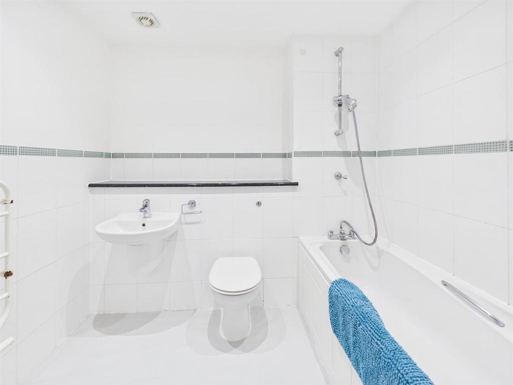 Family Bathroom: