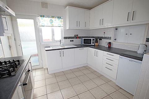 4 bedroom detached house for sale, Freeland Road, Clacton on Sea, CO15