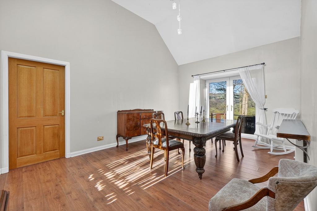 Entrance Hall / Dining Room