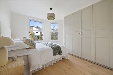 3 bedroom apartment for sale, Bathurst Gardens, London, NW10
