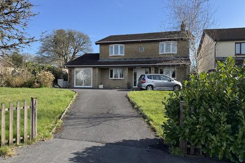 3 bedroom detached house for sale, Heol Cennen, Ffairfach, Llandeilo
