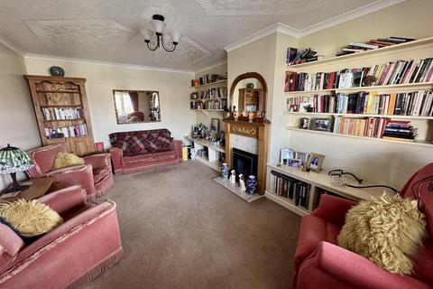 3 bedroom detached house for sale, Heol Cennen, Ffairfach, Llandeilo