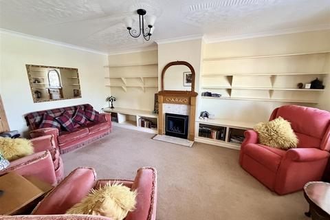 3 bedroom detached house for sale, Heol Cennen, Ffairfach, Llandeilo