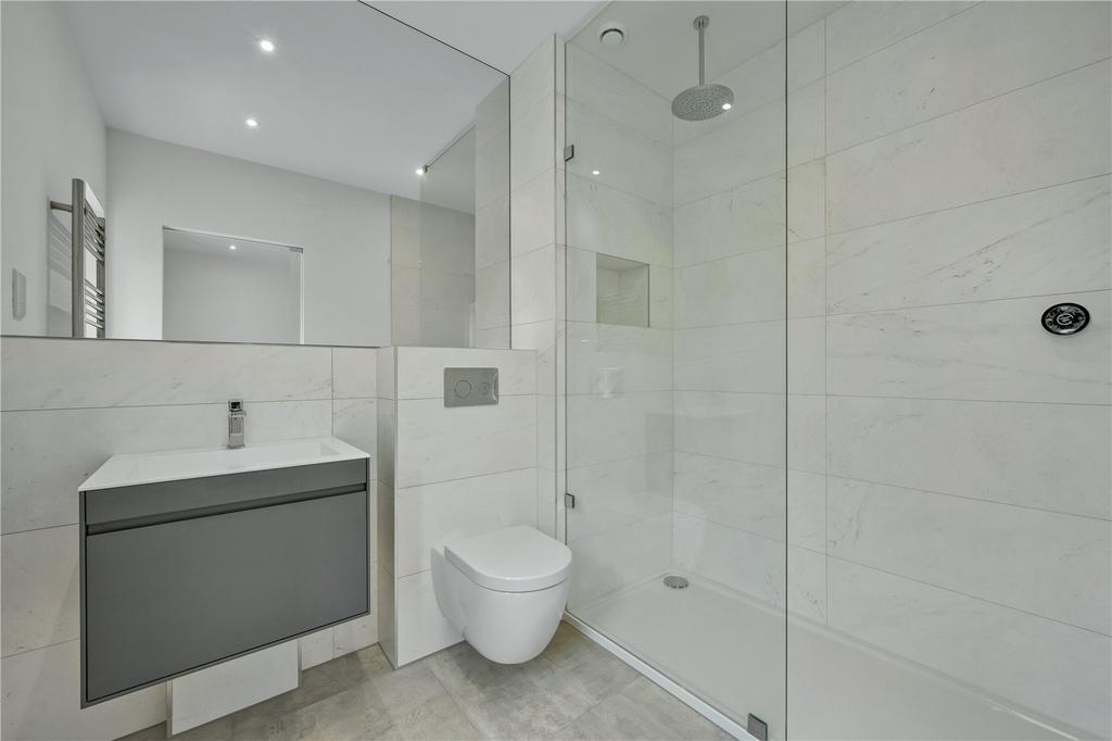 Bedroom 1 Ensuite