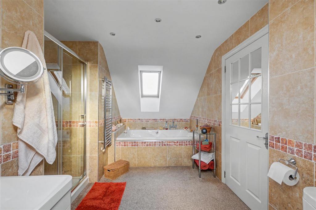 En-Suite Bathroom