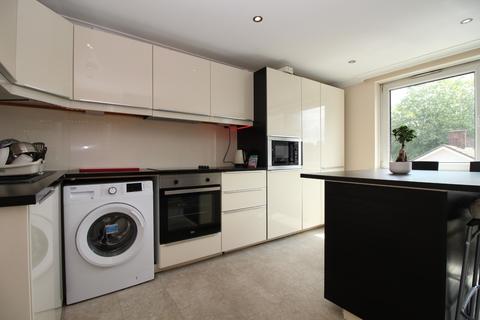 4 bedroom maisonette to rent, Oxford Road, Stratford, E15 1DD
