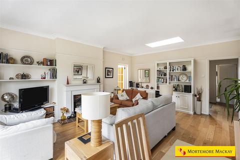 undefined, Green Dragon Lane, London