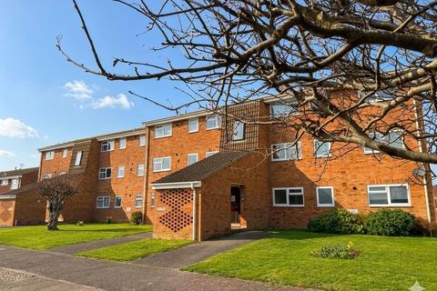 2 bedroom flat for sale, Eynsford Close, Cliftonville, CT9