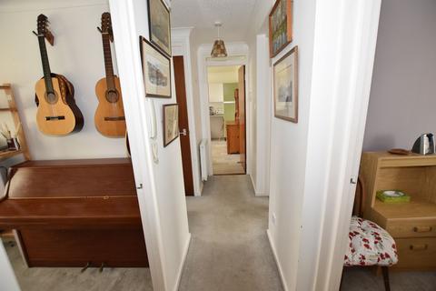 2 bedroom flat for sale, Eynsford Close, Cliftonville, CT9