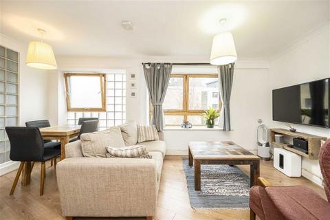 2 bedroom flat for sale, Commercial Road, London E14