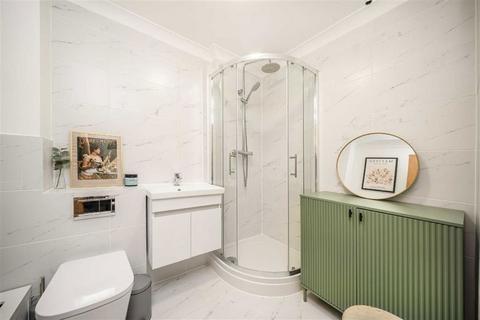 2 bedroom flat for sale, Commercial Road, London E14