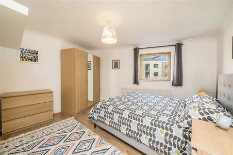 2 bedroom flat for sale, Commercial Road, London E14