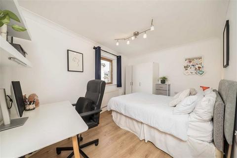 2 bedroom flat for sale, Commercial Road, London E14