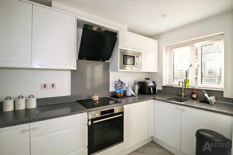 2 bedroom terraced house to rent, Tamar Close, Upminster, RM14