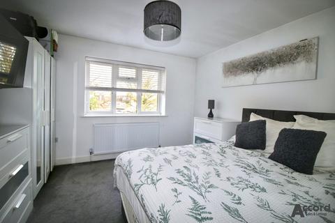 2 bedroom terraced house to rent, Tamar Close, Upminster, RM14