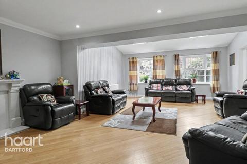 5 bedroom link detached house for sale, Sandringham Drive, Dartford