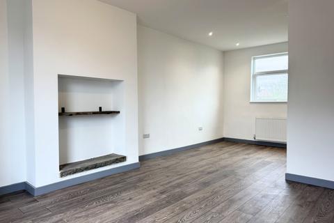 2 bedroom semi-detached house to rent, Wolfe Road, Sheffield S6