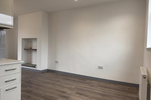2 bedroom semi-detached house to rent, Wolfe Road, Sheffield S6