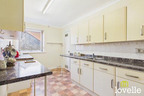 2 bedroom flat for sale, Elm Tree Court, Cottingham HU16