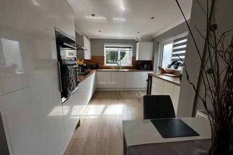 undefined, Tylcha Ganol, Tonyrefail, Porth