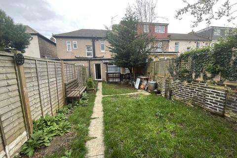 1 bedroom flat to rent, Elgin Road, Seven Kings, Essex