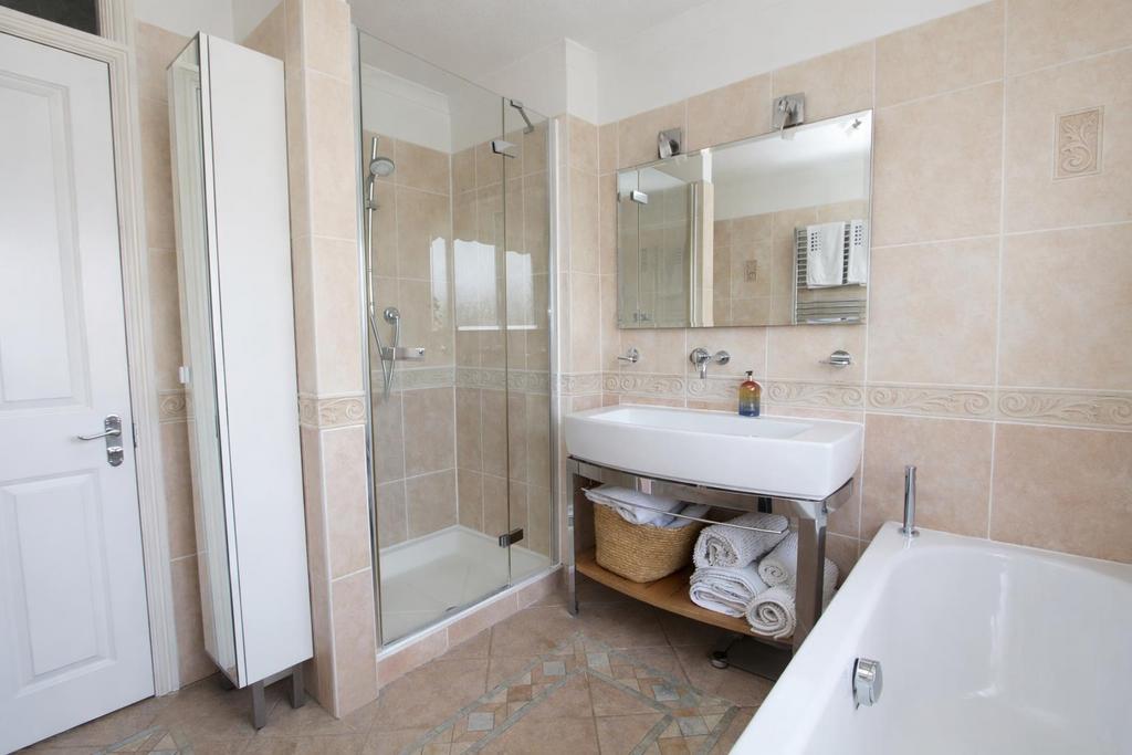 Bathroom1