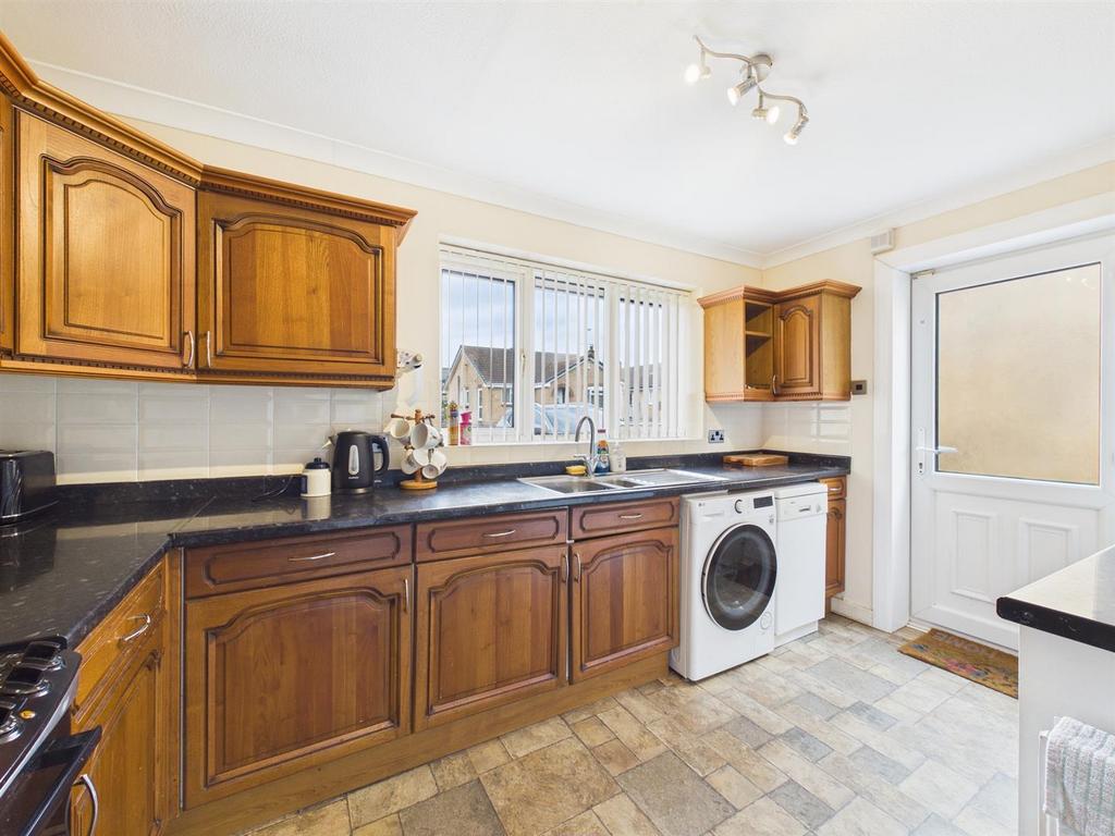 Kitchen: