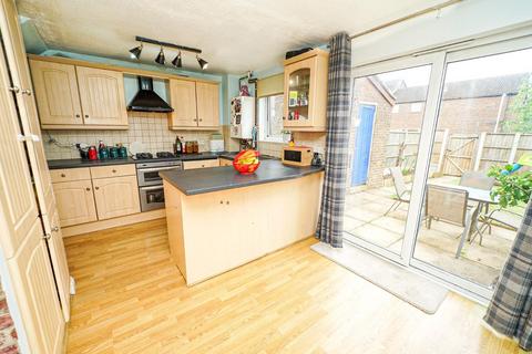 3 bedroom terraced house for sale, Meadow Way, Leighton Buzzard