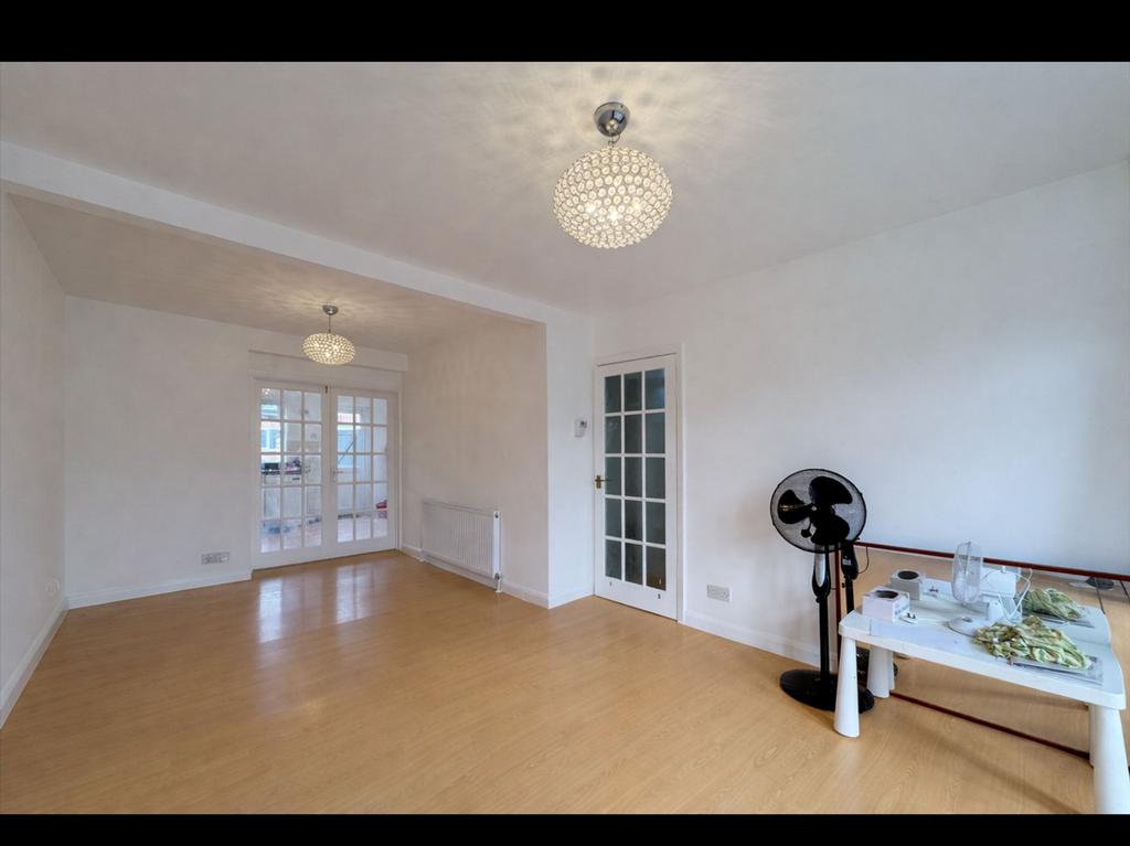 Lounge/dining area