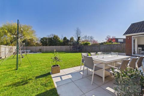 undefined, Manor Close, Icklesham