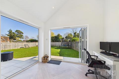undefined, Manor Close, Icklesham