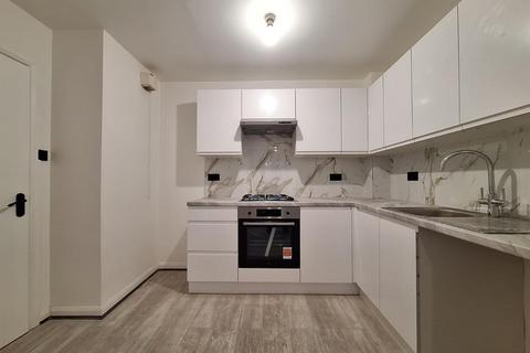 2 bedroom flat to rent, Terrick Road, London