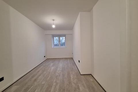 2 bedroom flat to rent, Terrick Road, London