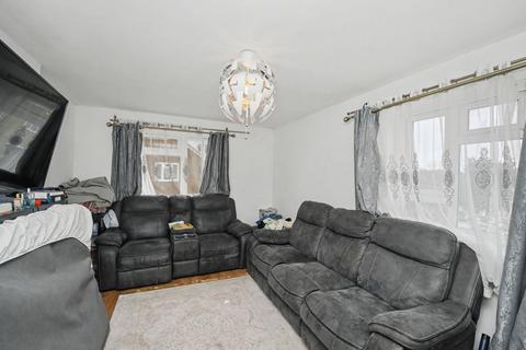 1 bedroom flat for sale, Barrowfield Close