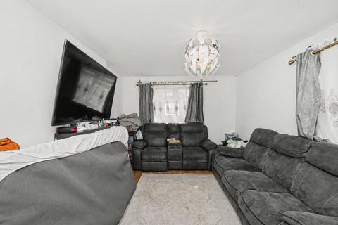 1 bedroom flat for sale, Barrowfield Close