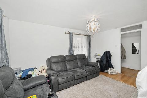 1 bedroom flat for sale, Barrowfield Close