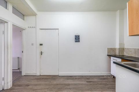 2 bedroom flat to rent, High Road Leyton, E10