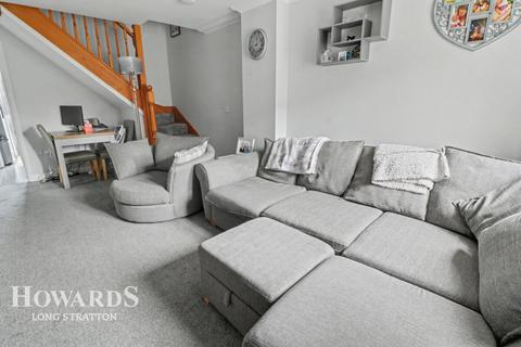 2 bedroom terraced house for sale, Chestnut Road, Tasburgh