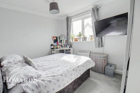 2 bedroom terraced house for sale, Chestnut Road, Tasburgh