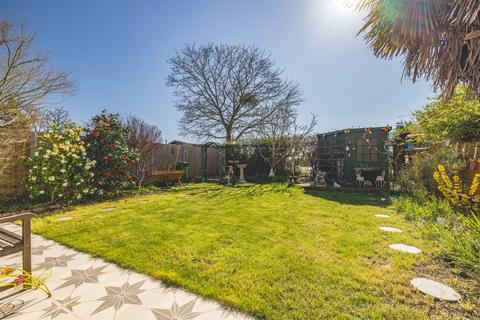 4 bedroom semi-detached house for sale, Amanda Court, Langley SL3