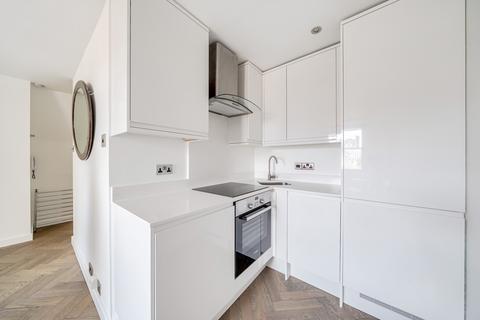 1 bedroom flat for sale, Clanricarde Gardens, London, W2