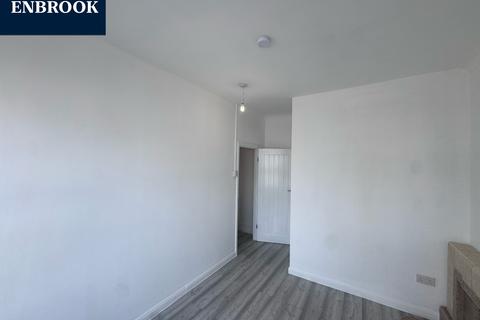 1 bedroom house of multiple occupation to rent, London Road, Westcliff-on-Sea SS0